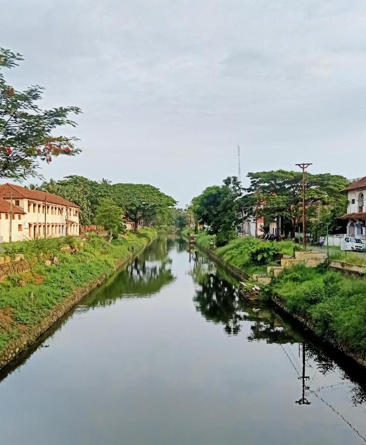 Brooklands Avenue Hotel Alappuzha Exterior photo